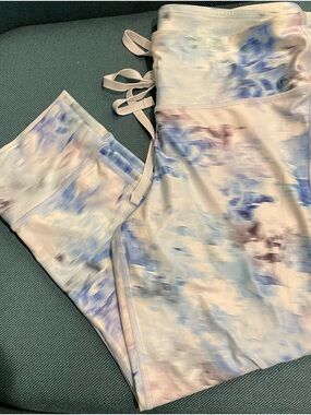 GAP light blue tie-dye active shorts